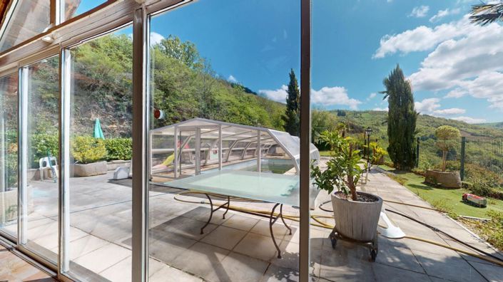 Image No.19-6 Bed Property for sale