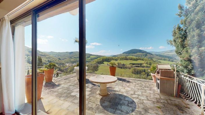 Image No.5-6 Bed Property for sale