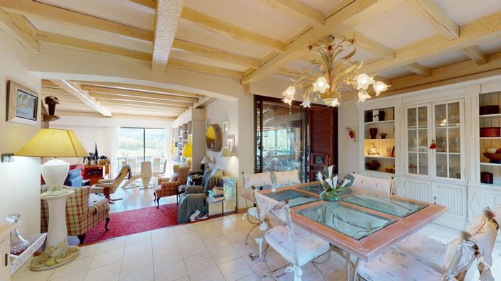 Image No.8-6 Bed Property for sale