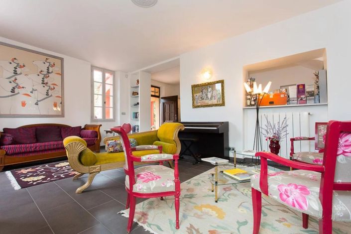 Image No.4-9 Bed Property for sale