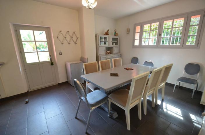 Image No.6-9 Bed Property for sale