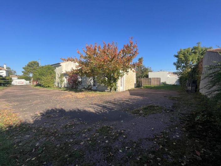 Image No.10-6 Bed Property for sale