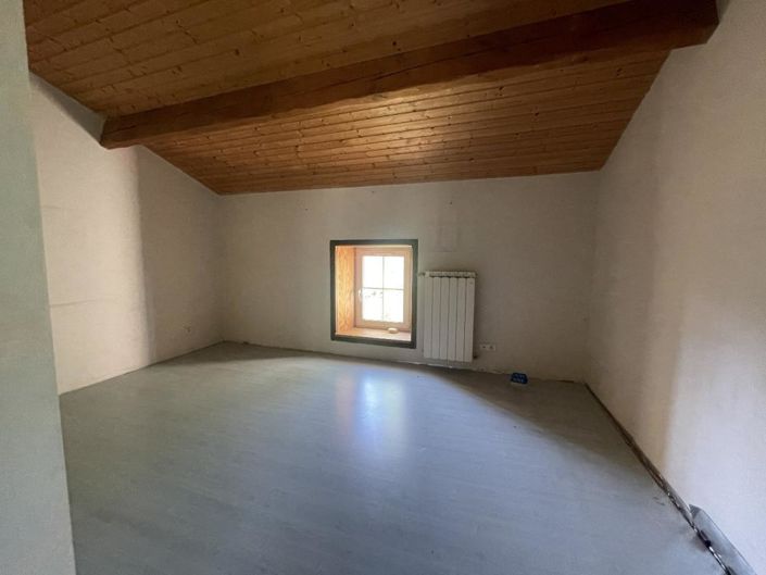 Image No.15-6 Bed Property for sale