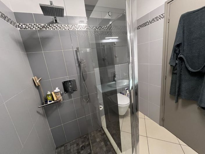 Image No.5-2 Bed Property for sale