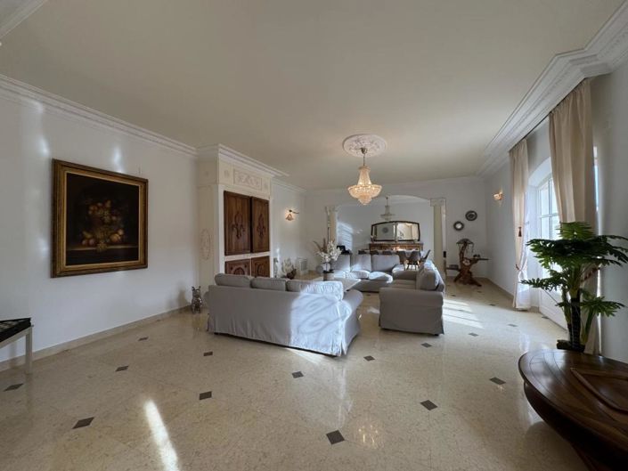 Image No.4-Villa de 6 chambres à vendre à Mollégès