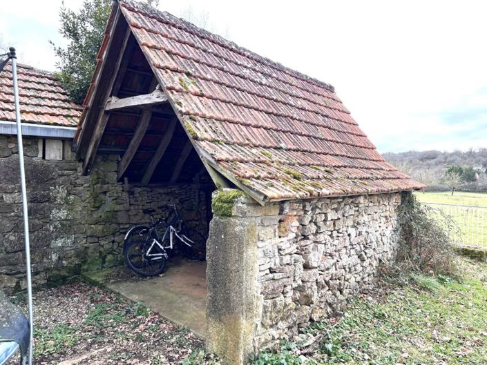 Image No.20-6 Bed Property for sale