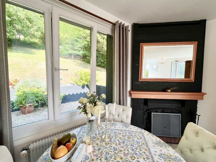 Image No.16-2 Bed Property for sale