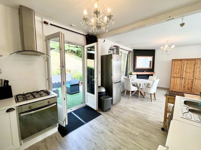 Image No.8-2 Bed Property for sale