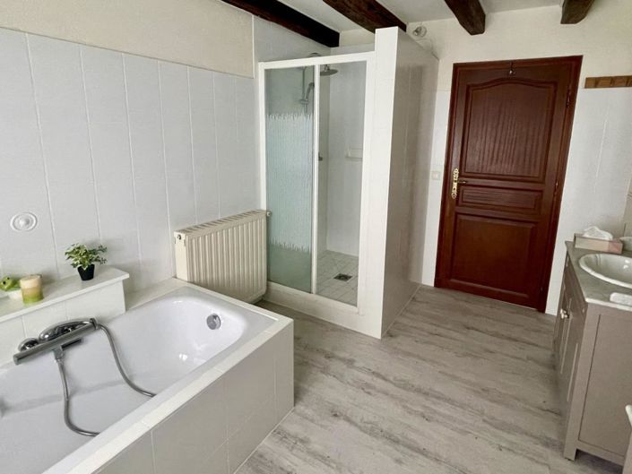 Image No.13-4 Bed Property for sale