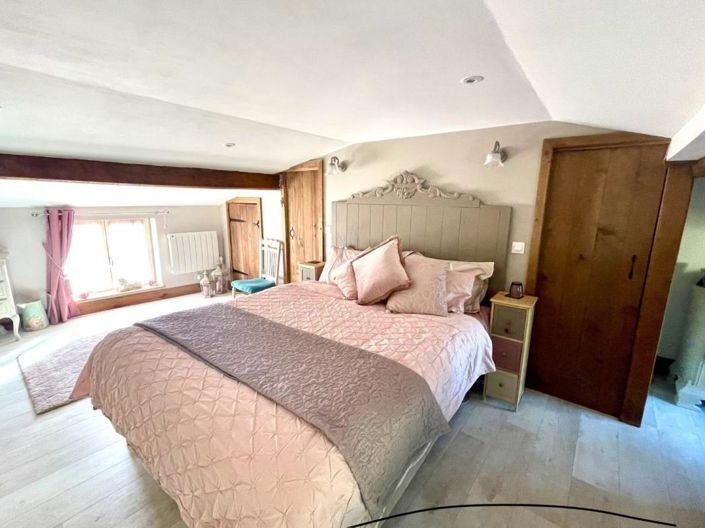 Image No.5-15 Bed Property for sale