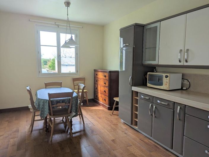 Image No.2-Propriété de 3 chambres à vendre à Saint-Jean-d'Angély