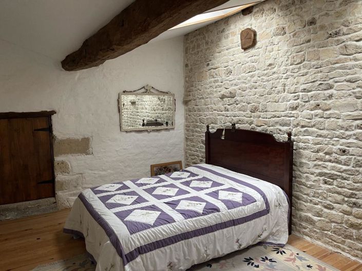 Image No.10-5 Bed Property for sale