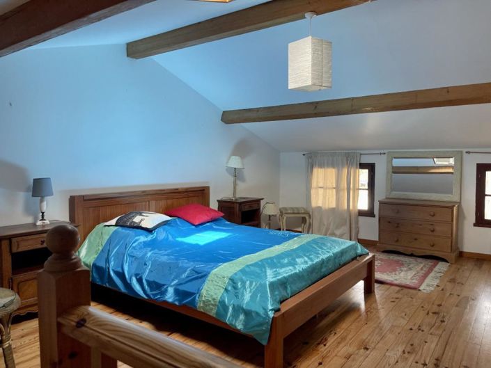 Image No.5-5 Bed Property for sale