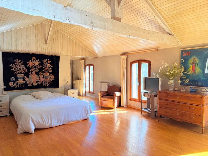 Image No.15-3 Bed Property for sale