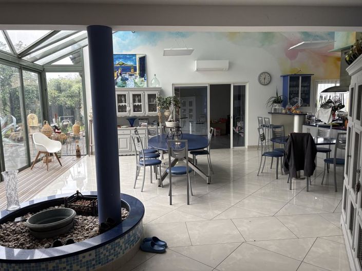 Image No.12-4 Bed Property for sale