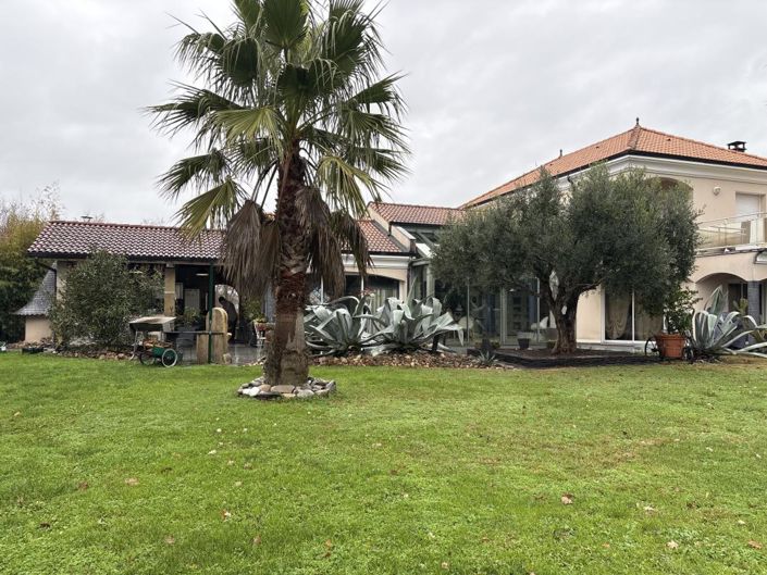 Image No.5-4 Bed Property for sale