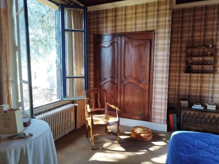 Image No.17-4 Bed Property for sale