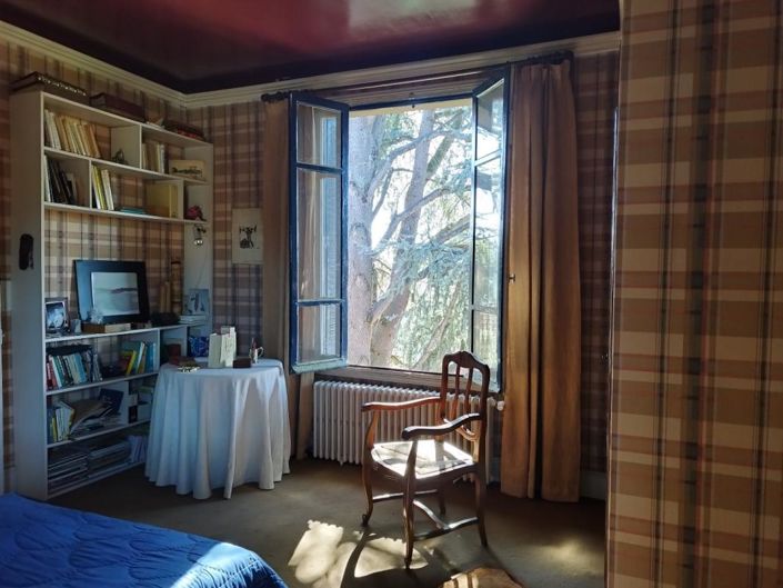 Image No.19-4 Bed Property for sale