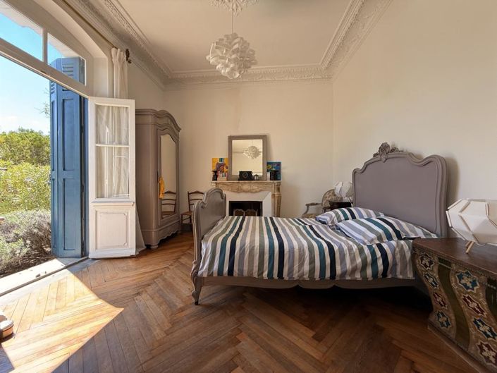 Image No.6-9 Bed Property for sale