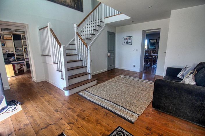 Image No.2-5 Bed Property for sale