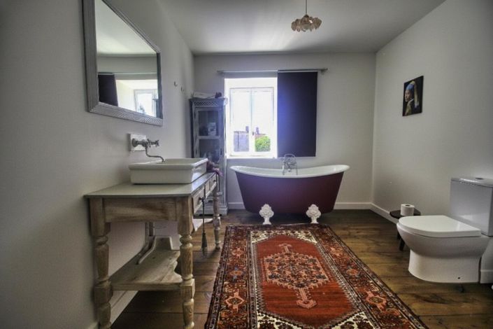 Image No.7-5 Bed Property for sale