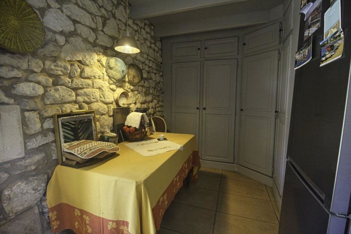 Image No.10-3 Bed Property for sale