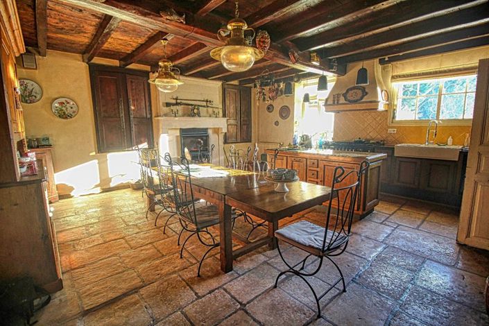 Image No.4-8 Bed Property for sale