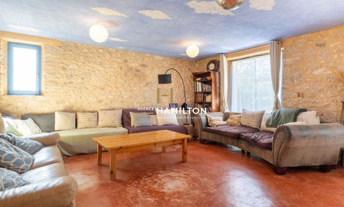 Image No.3-7 Bed Property for sale