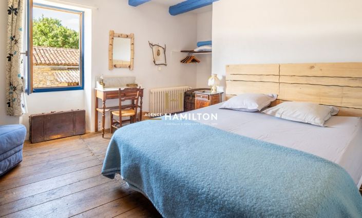 Image No.8-7 Bed Property for sale