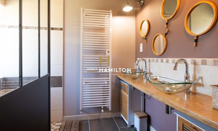 Image No.9-7 Bed Property for sale