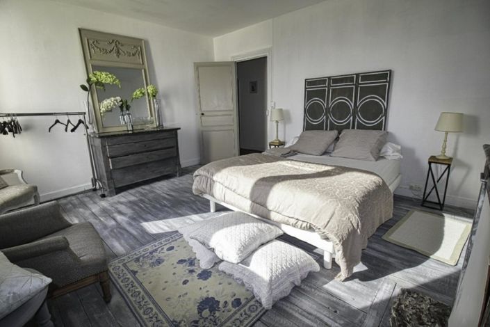 Image No.8-5 Bed Property for sale