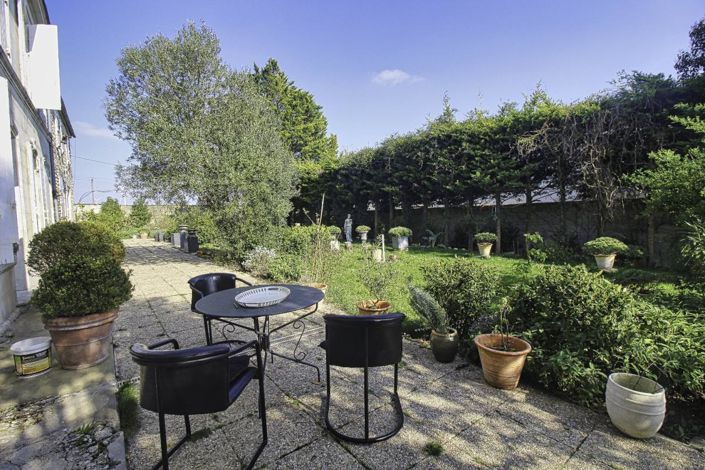 Image No.9-5 Bed Property for sale