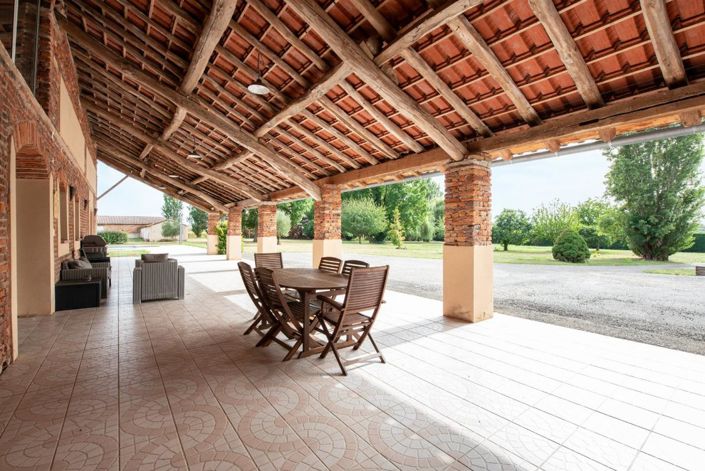 Image No.18-5 Bed Property for sale