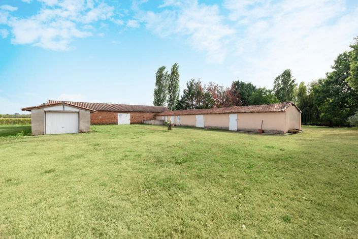 Image No.5-5 Bed Property for sale