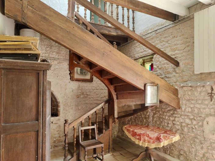 Image No.18-5 Bed Property for sale