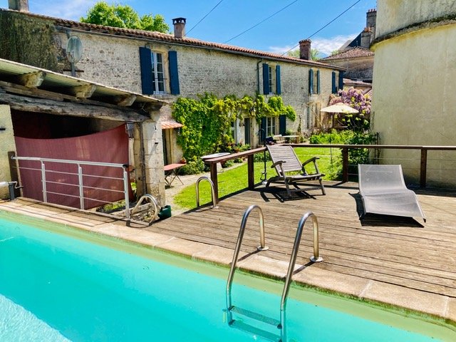 Image No.2-5 Bed Property for sale