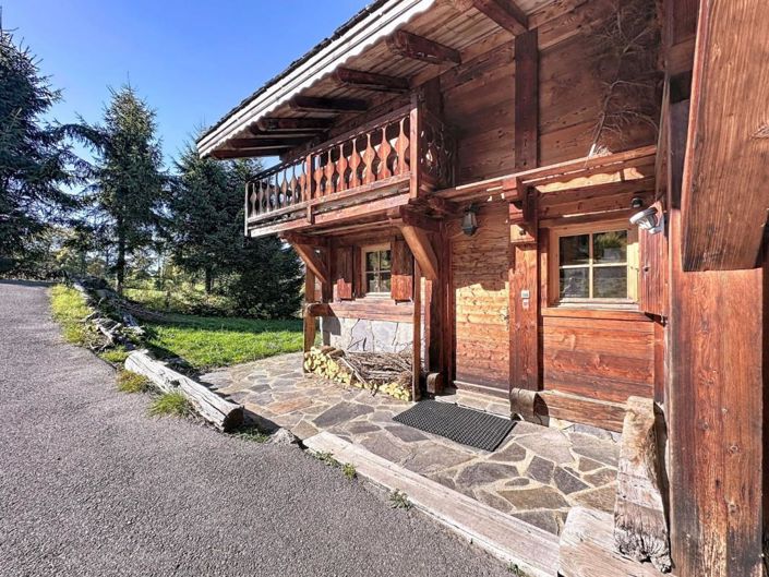Image No.15-7 Bed Chalet for sale