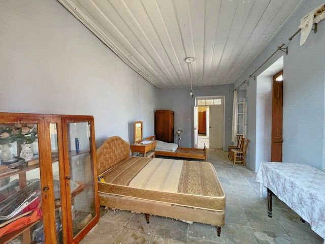 Image No.12-5 Bed House for sale