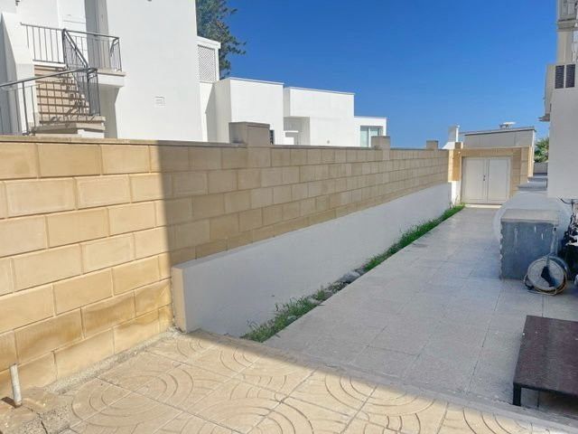 Image No.18-3 Bed House for sale