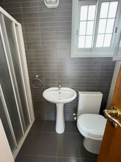 Image No.28-3 Bed House for sale