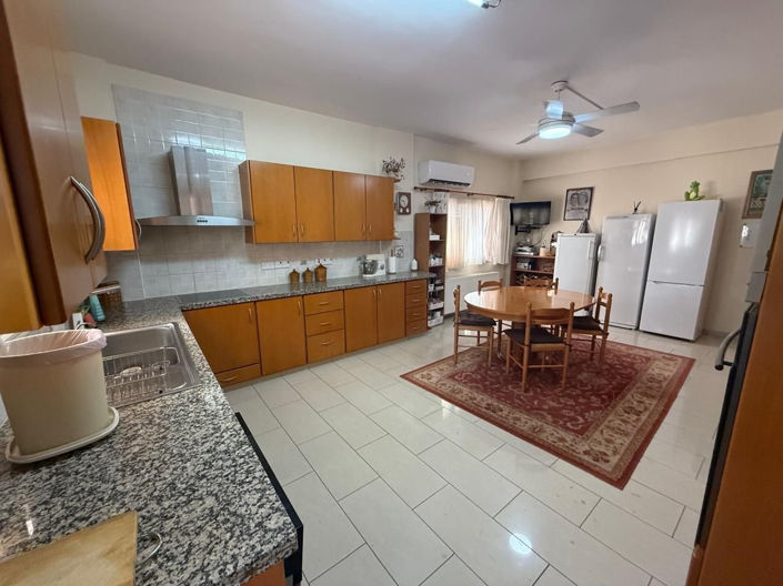 Image No.15-3 Bed House for sale