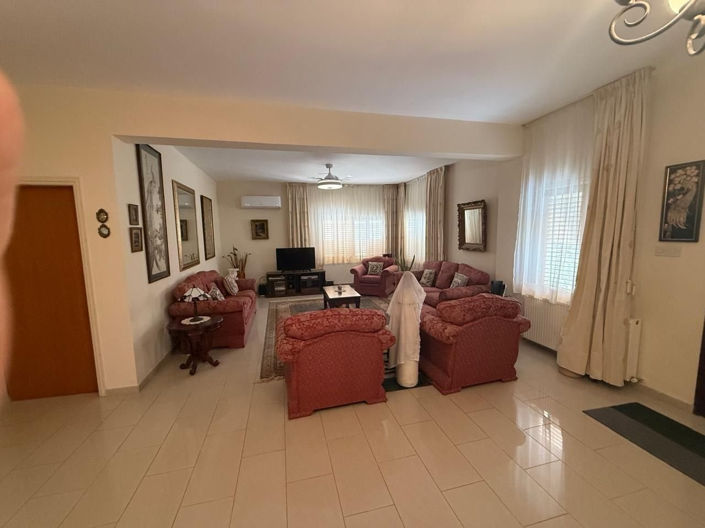 Image No.20-3 Bed House for sale