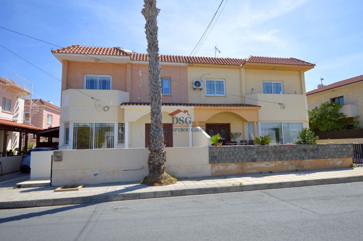 Image No.1-4 Bed House for sale