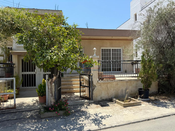 Image No.1-3 Bed House for sale