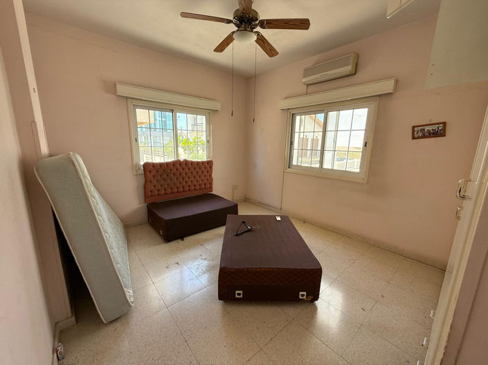 Image No.11-3 Bed House for sale