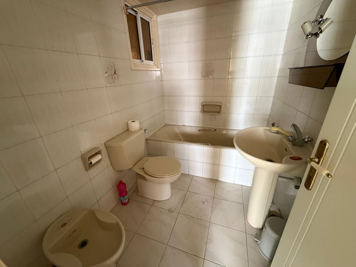 Image No.12-3 Bed House for sale