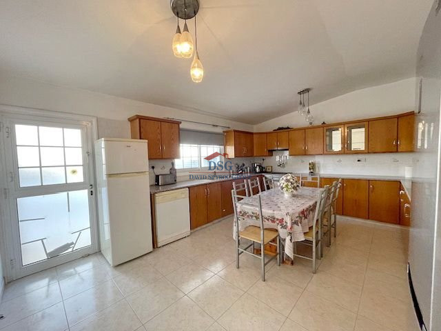 Image No.16-4 Bed House for sale