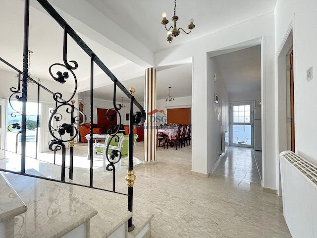 Image No.17-4 Bed House for sale