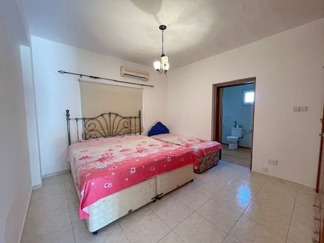 Image No.20-4 Bed House for sale