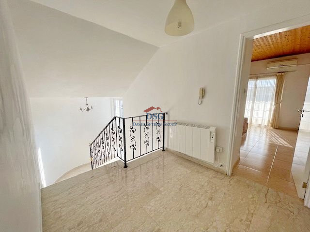 Image No.30-4 Bed House for sale